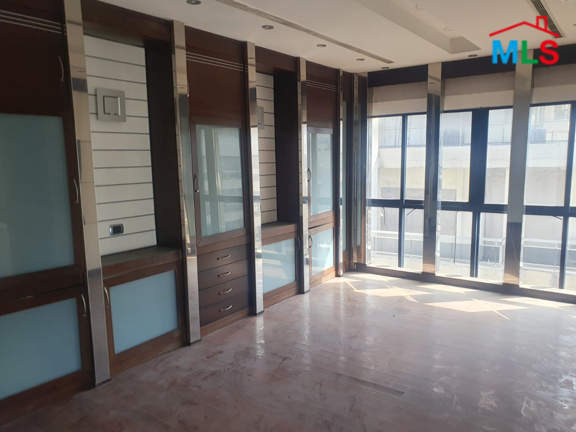 90 SQM Office for Rent In Verdun, Ras Beirut