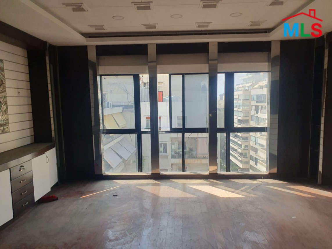 90 SQM Office for Rent In Verdun, Ras Beirut