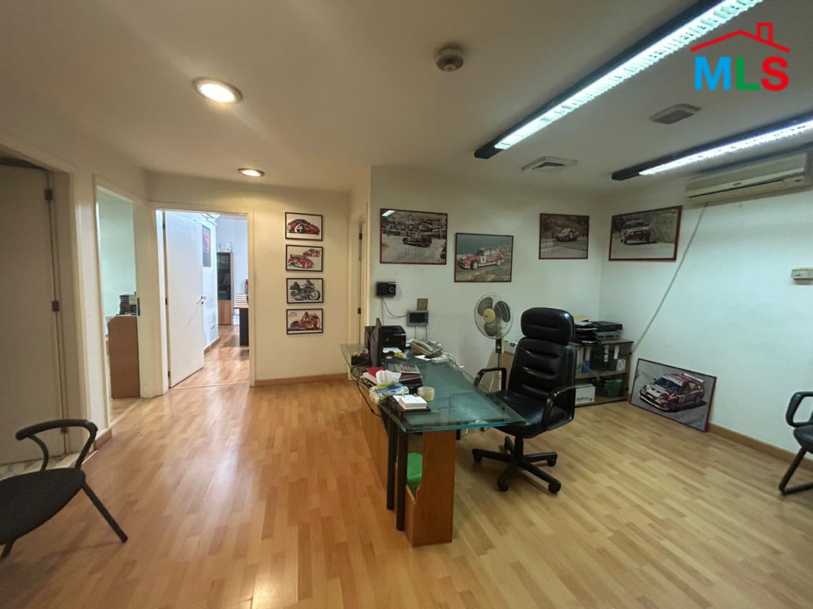 400 SQM Office for Rent in Sassine, Achrafieh