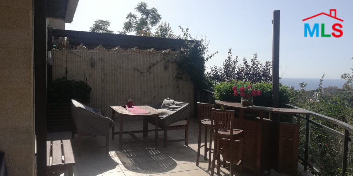 Furnished Appartment with Terrace for Rent in Mtayleb
