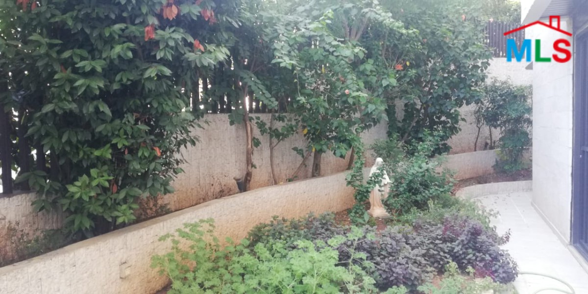 Furnished Appartment with Terrace for Rent in Mtayleb