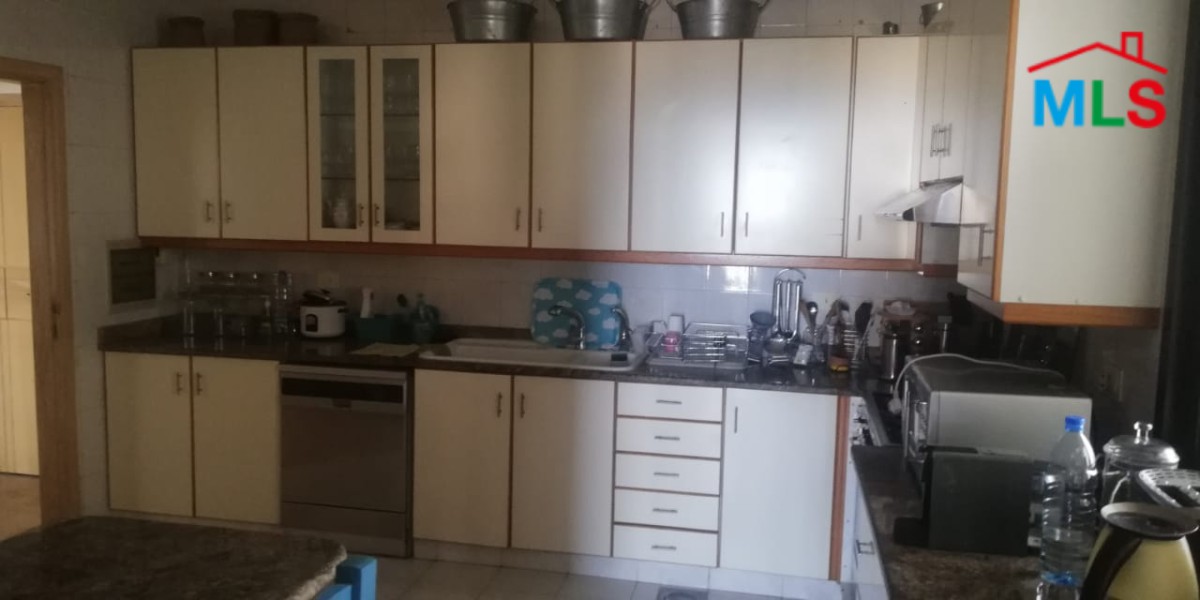 Spacious Apartment With Terrace And Garden for Rent In Mtyaleb