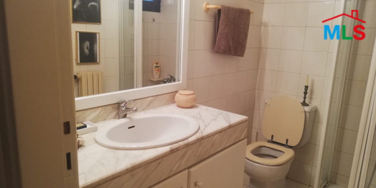 Spacious Apartment With Terrace And Garden for Rent In Mtyaleb