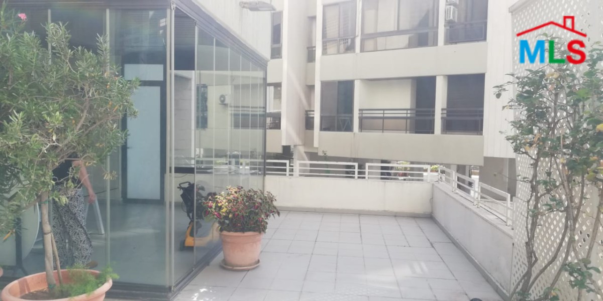 Spacious Apartment With Terrace And Garden for Rent In Mtyaleb