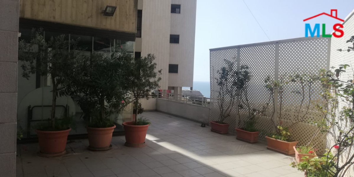 Spacious Apartment With Terrace And Garden for Rent In Mtyaleb