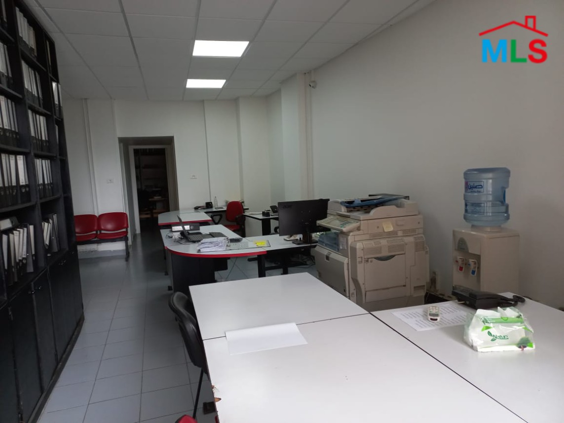 100 SQM Unfurnished Office for Rent in a Prime Location in Gemmayze
