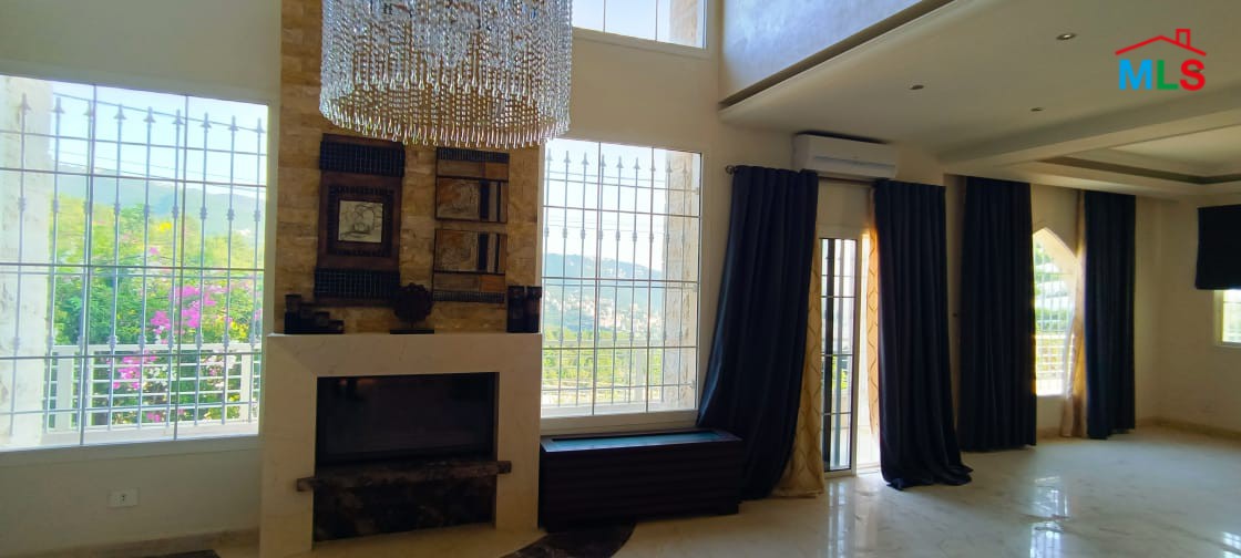 Villa With Garden and Panoramic Sea View for Rent In Fatqa