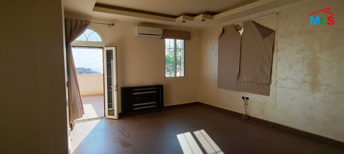 Villa With Garden and Panoramic Sea View for Rent In Fatqa