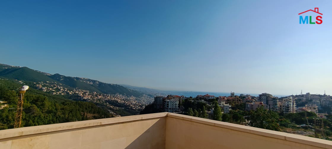 Villa With Garden and Panoramic Sea View for Rent In Fatqa