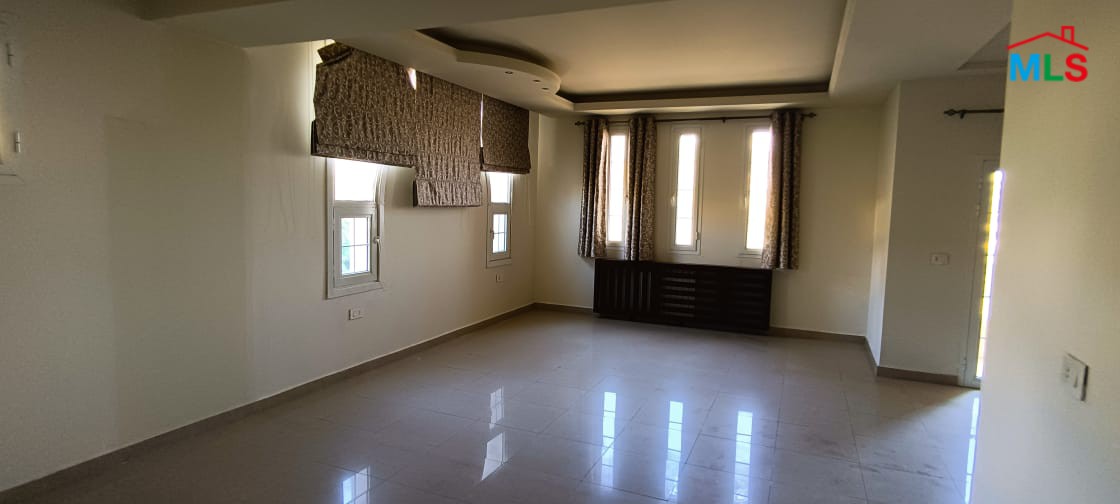 Villa With Garden and Panoramic Sea View for Rent In Fatqa