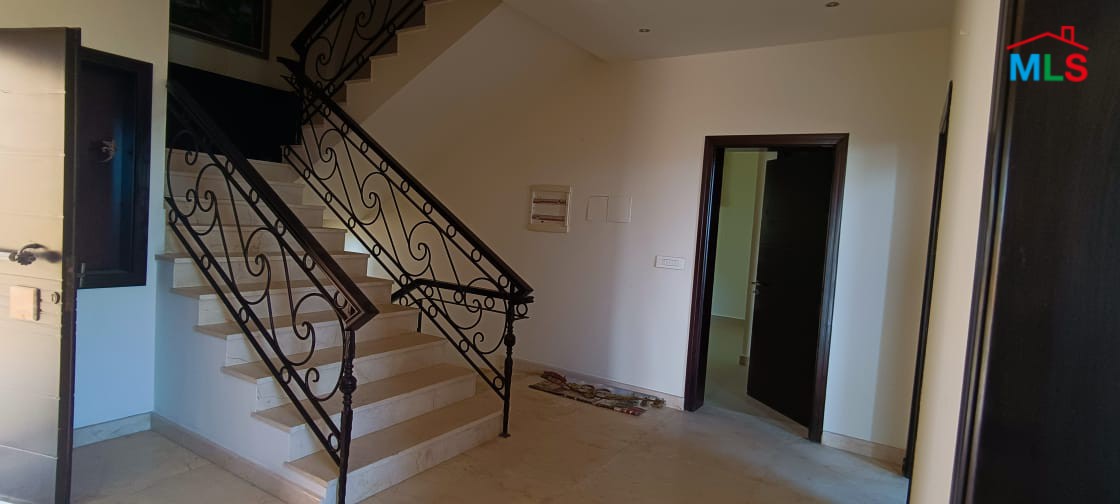 Villa With Garden and Panoramic Sea View for Rent In Fatqa