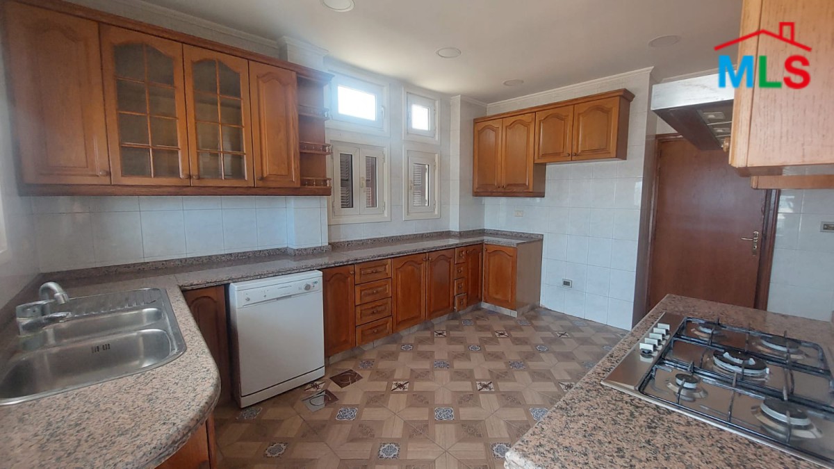 4-Bedroom Apartment for Rent in Zoukak El Blat, Down Town