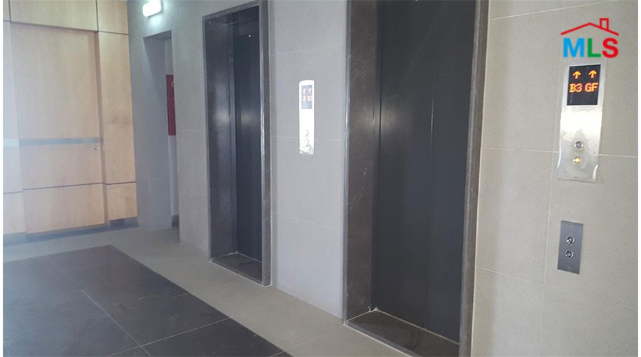 180 SQM Open Space Office for Rent In Bouchrieh