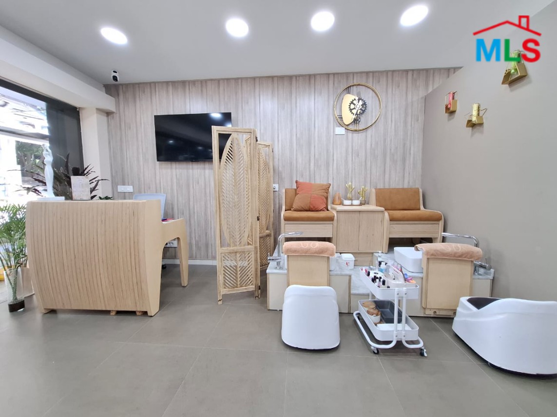 50 Square Meter Decorated Shop for Rent In Kaslik
