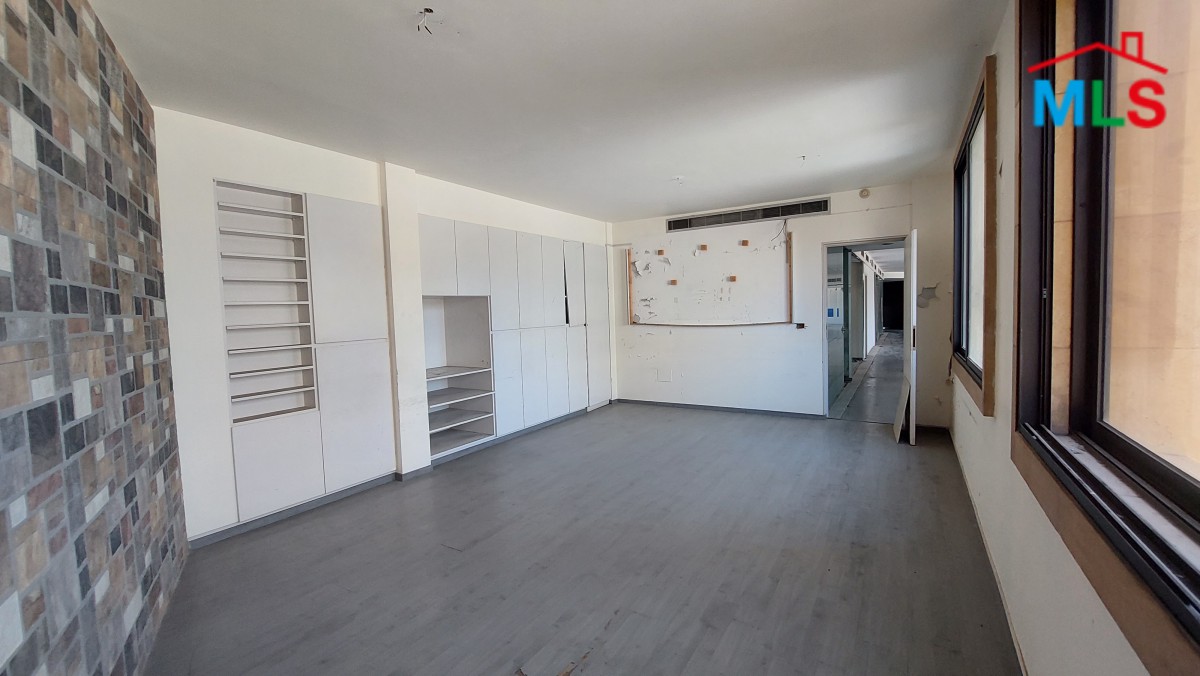 400 SQM Office for Rent in Riad El Solh, Down Town - 24h Electricity!