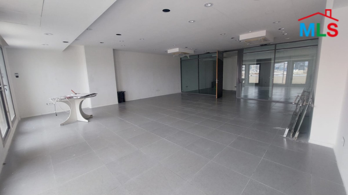 225 SQM Office for Rent in Downtown
