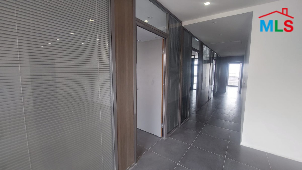 130 SQM Office for Rent in Downtown