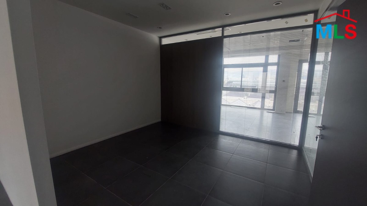 130 SQM Office for Rent in Downtown