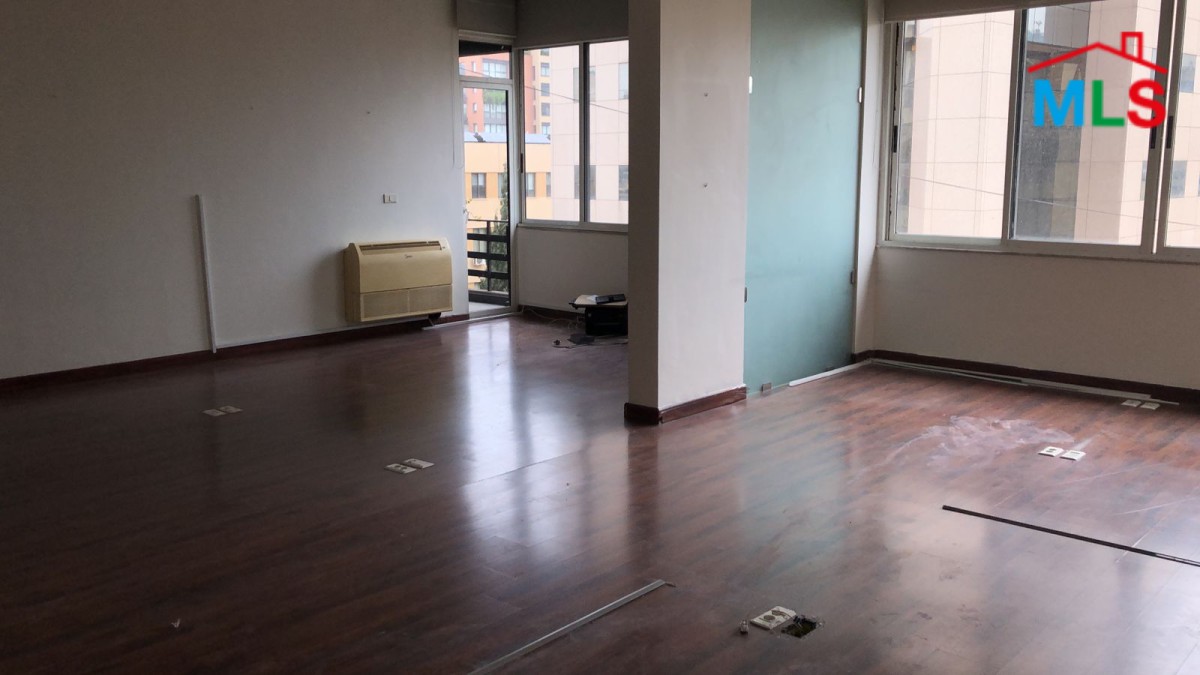 150 SQM Office for Rent in Badaro