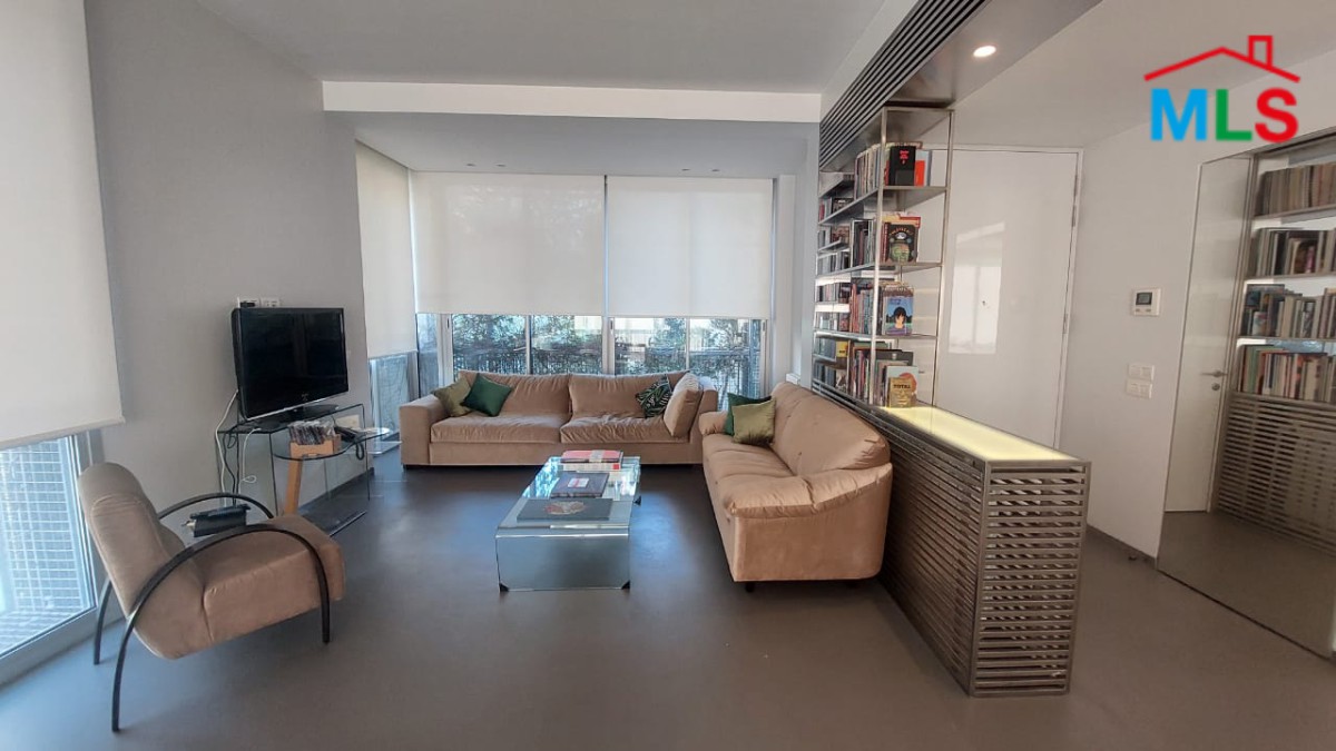 Beautifully Decorated Apartment for Rent in Achrafieh, Lycée