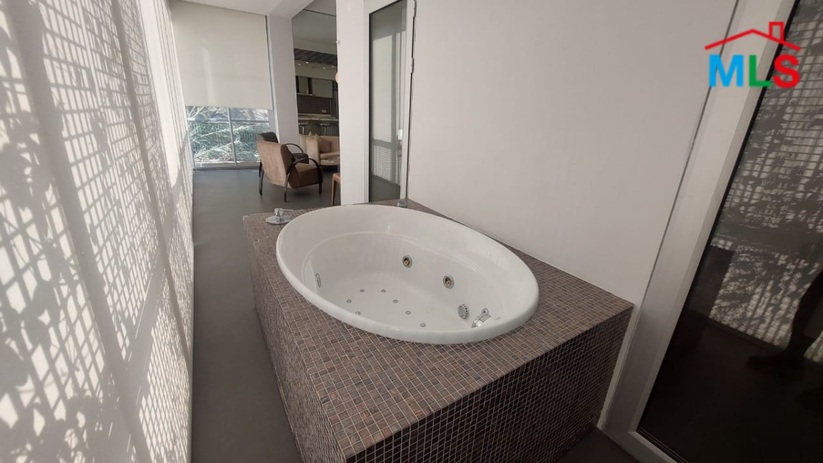 Beautifully Decorated Apartment for Rent in Achrafieh, Lycée