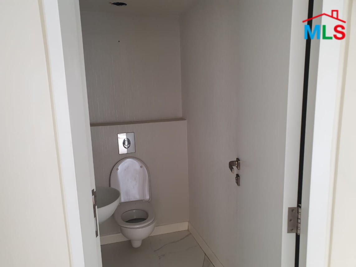 120 SQM Office for Rent in Downtown