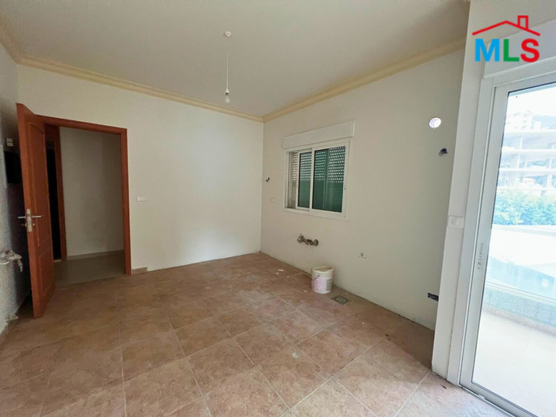 200 sqm Office Apartment for Rent in Kfarhbeib