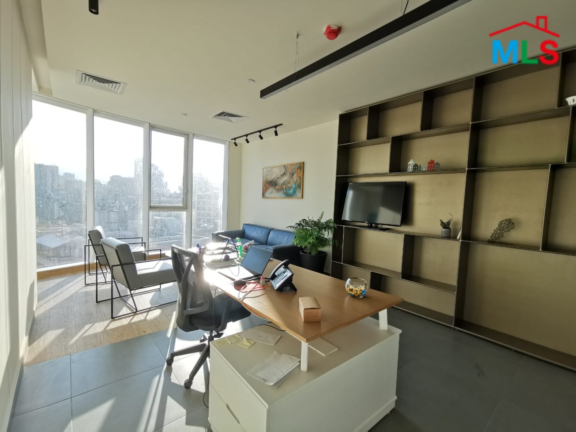 An Amazing Office for Rent in an Iconic Building in Achrafieh