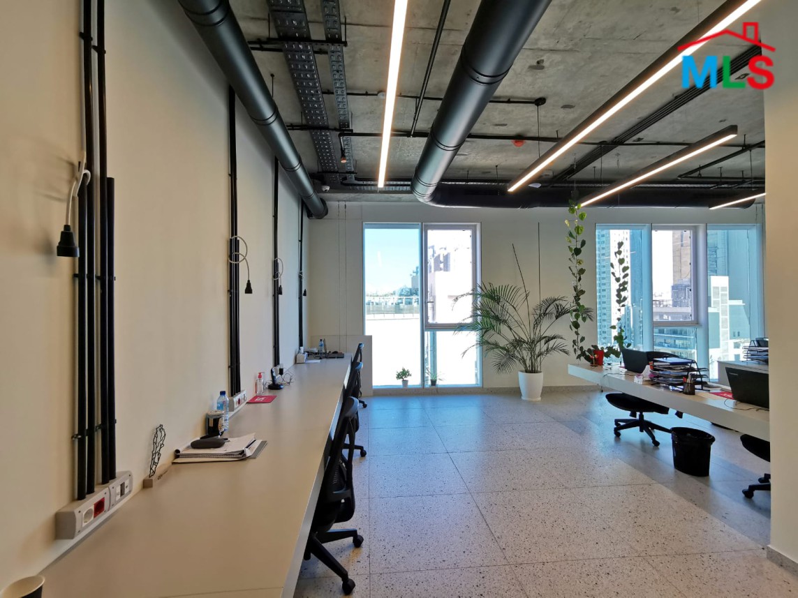 An Amazing Office for Rent in an Iconic Building in Achrafieh