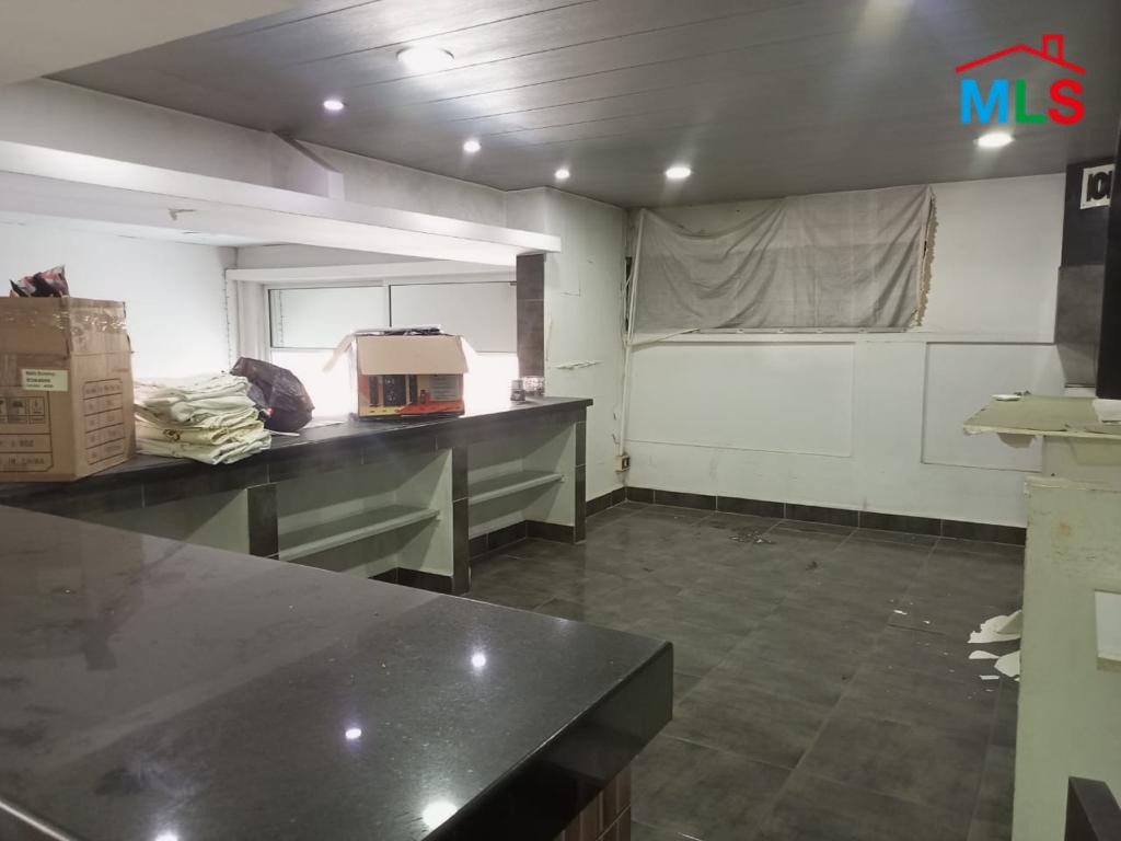 Open Space Shop for Rent in Furn El Chebbak