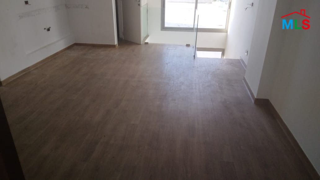An Open-Space Shop for Rent in a Prime Location in Zalka