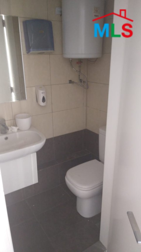 An Open-Space Shop for Rent in a Prime Location in Zalka