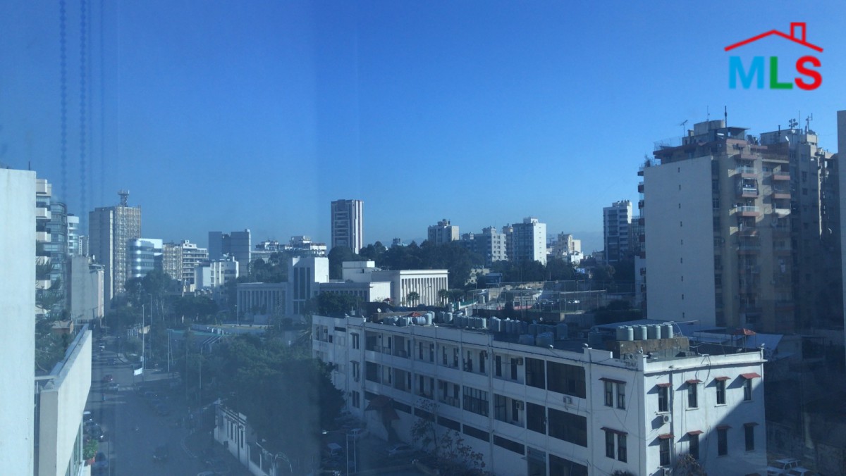 160 SQM Office for Rent in Verdun with Open View