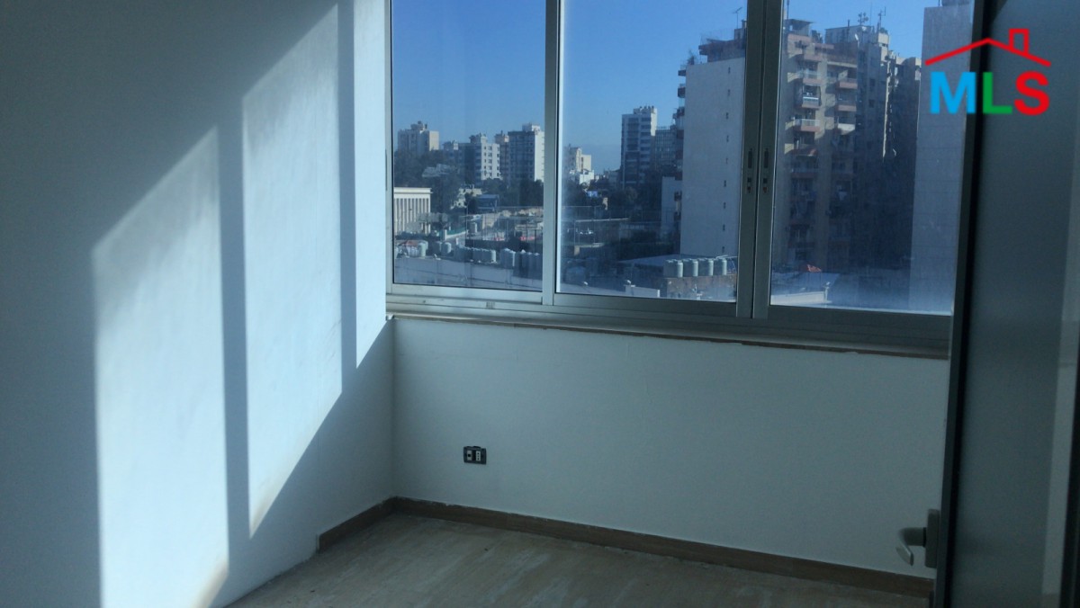 Office for rent in Verdun with a Great View