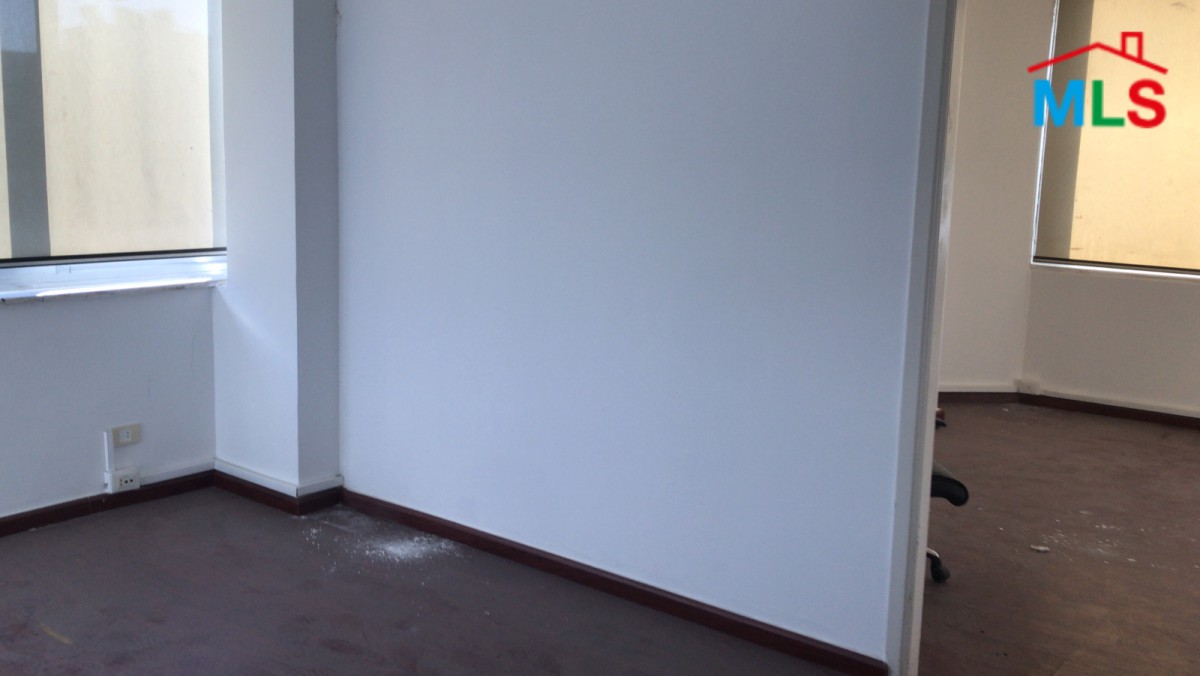 80 SQM Office For Rent in Verdun with Open View