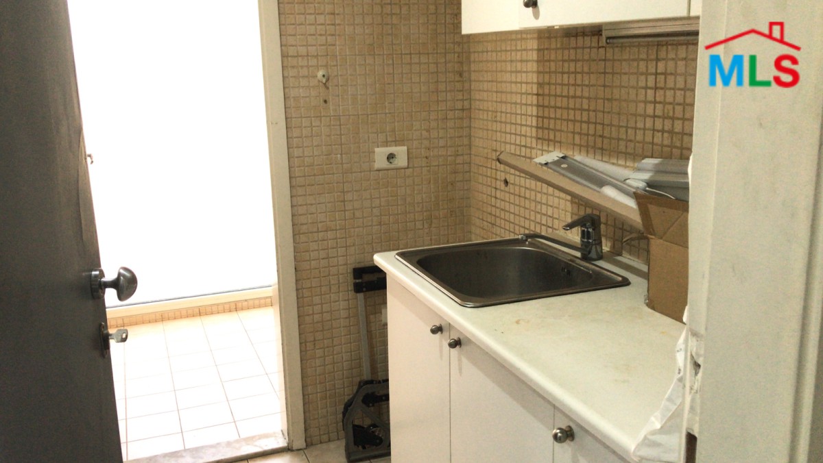 Office for Rent with Terrace in Minet El Hosn