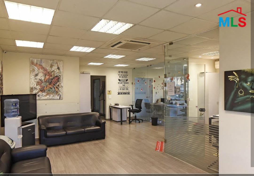 Spacious Office for rent in Jisr El Bacha