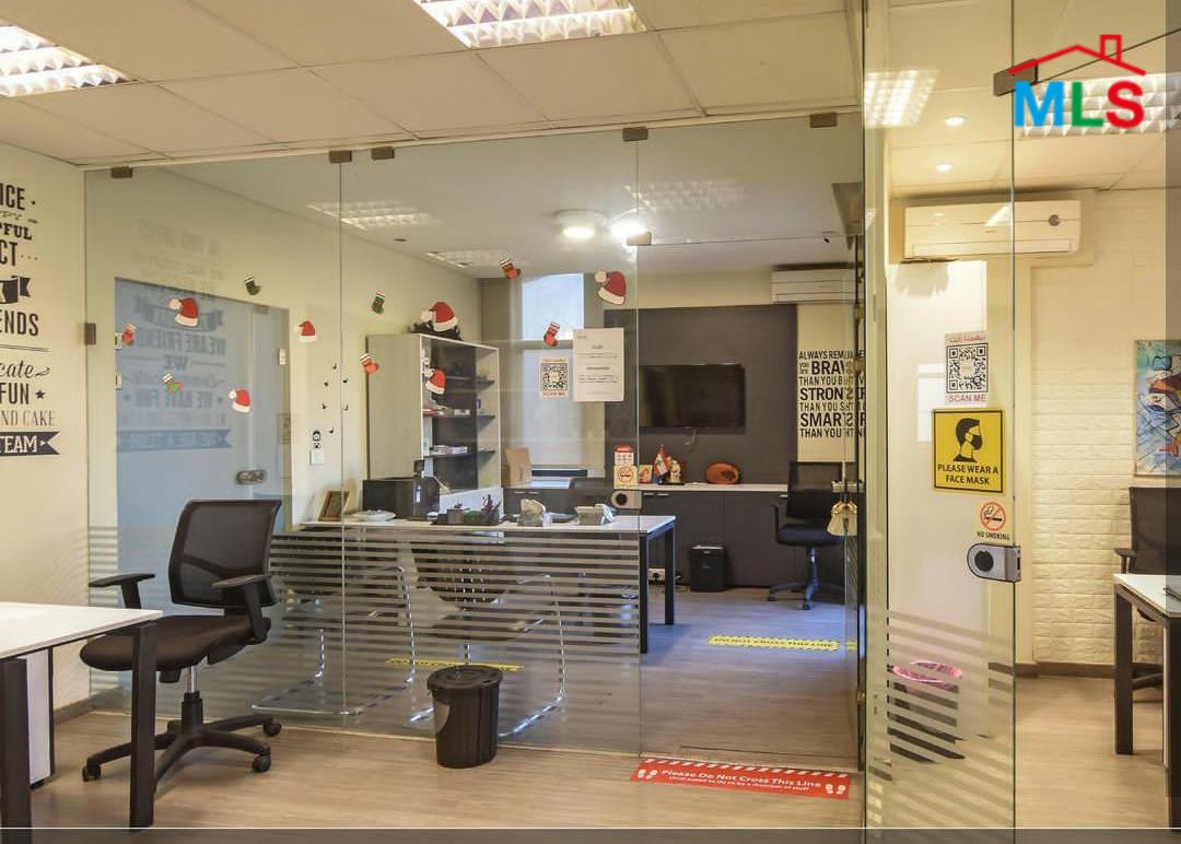 Spacious Office for rent in Jisr El Bacha
