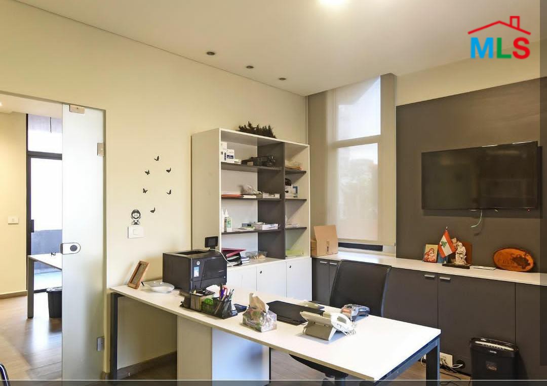 Spacious Office for rent in Jisr El Bacha