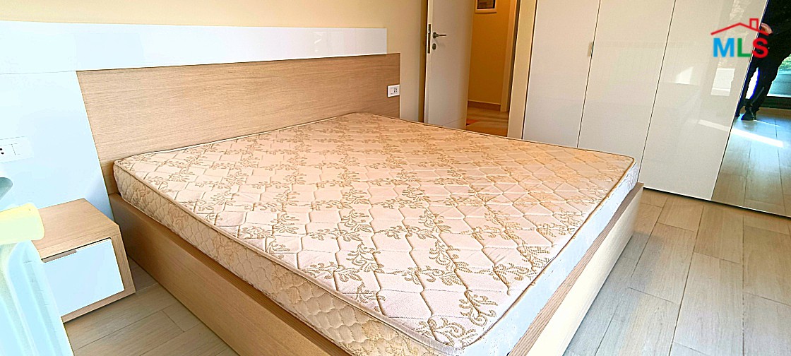 Super Deluxe Furnished Triplex Chalet with Garden For Rent in Ouyoun Al Simen