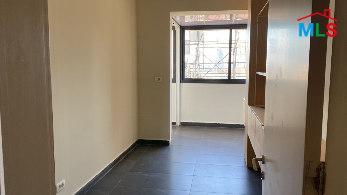 200 SQM Office For Rent in Saifi