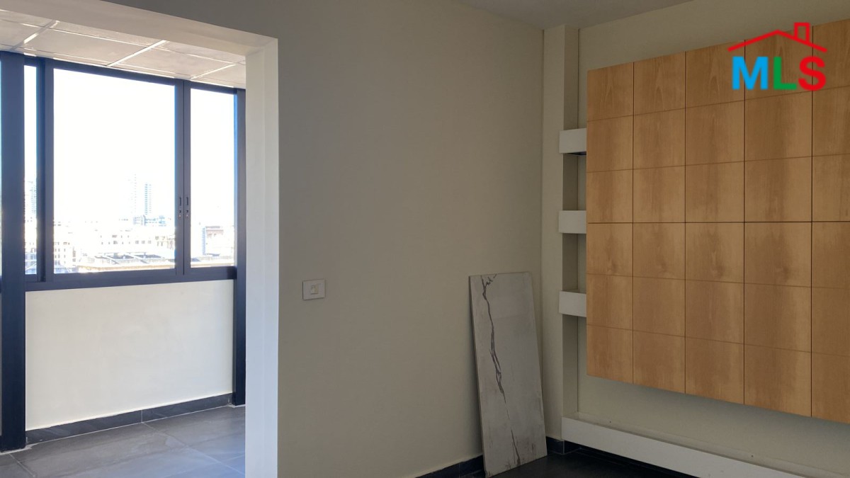 200 SQM Office For Rent in Saifi