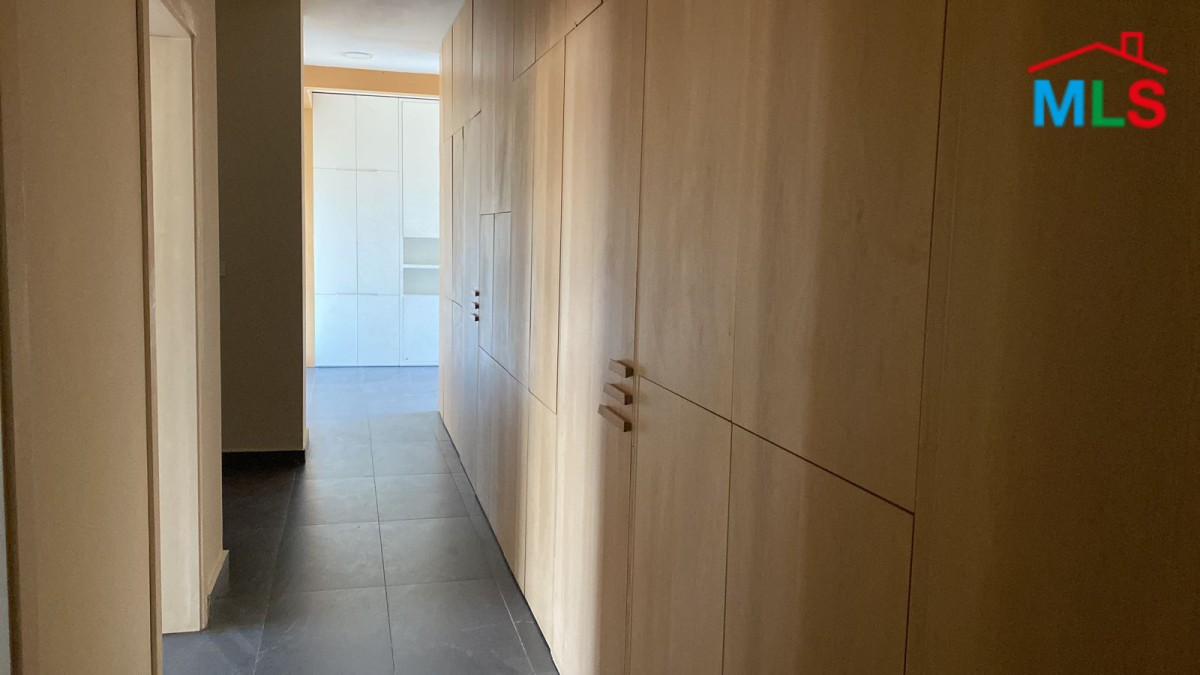 200 SQM Office For Rent in Saifi
