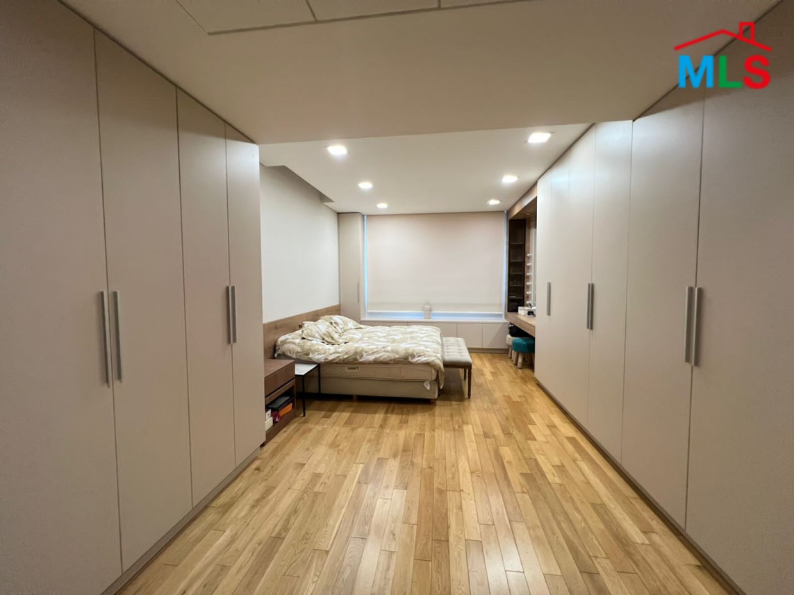 High-end Furnished Apartment for Rent in Ras Beirut, Clemenceau