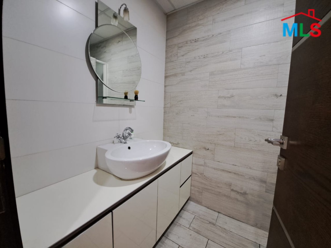 Furnished Clinic For Rent in Jdeideh