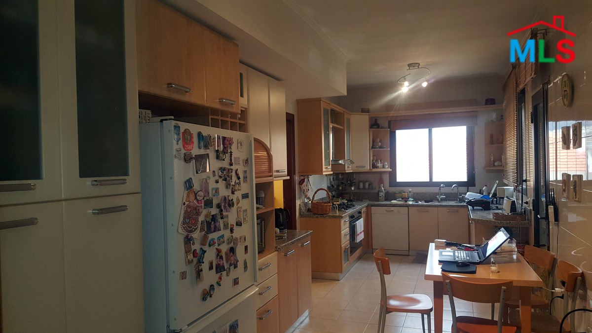 Spacious Apartment For Rent In A Luxurious Street in Mar Takla