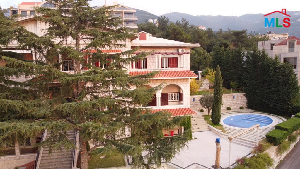 Stunning Furnished Villa with Pool & Garden for Rent in Ghazir