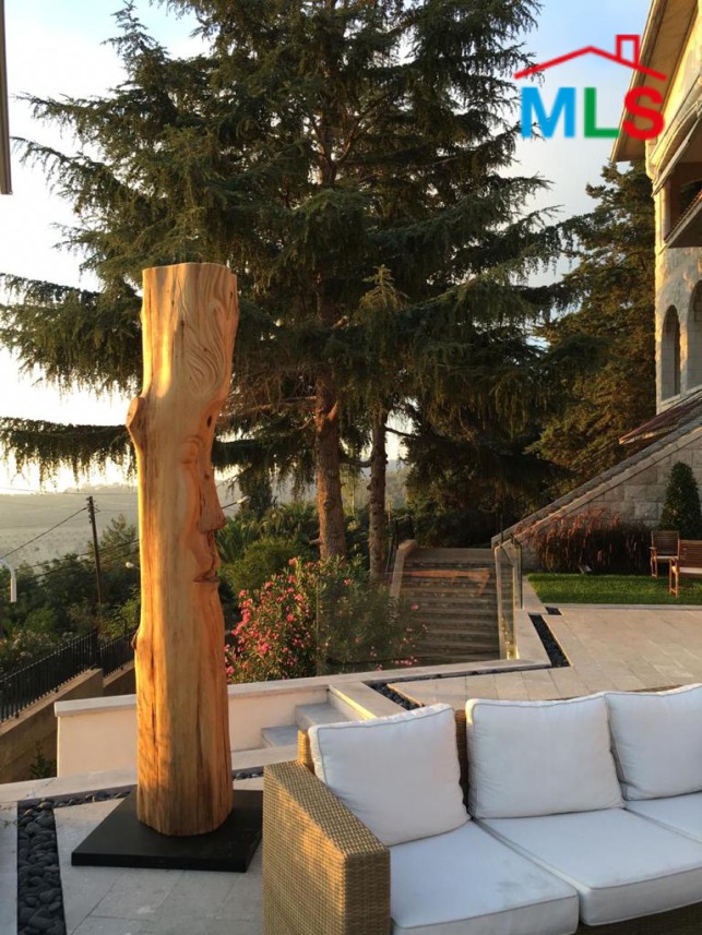 Stunning Furnished Villa with Pool & Garden for Rent in Ghazir