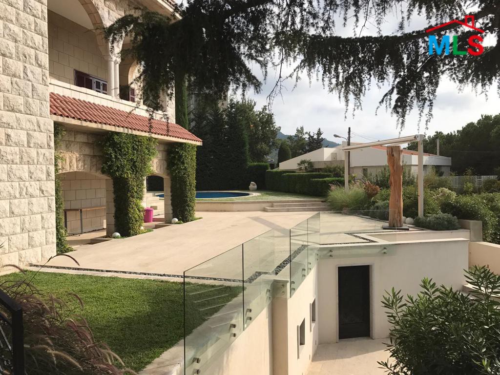 Stunning Furnished Villa with Pool & Garden for Rent in Ghazir