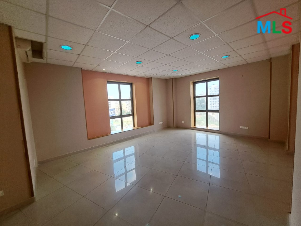 Decorated Spacious Office for Rent in Dekweneh